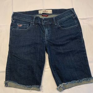 Hollister Dark Blue Jean Shorts - (Size 3, W-26)